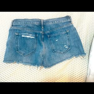 Cut off trendy shorts